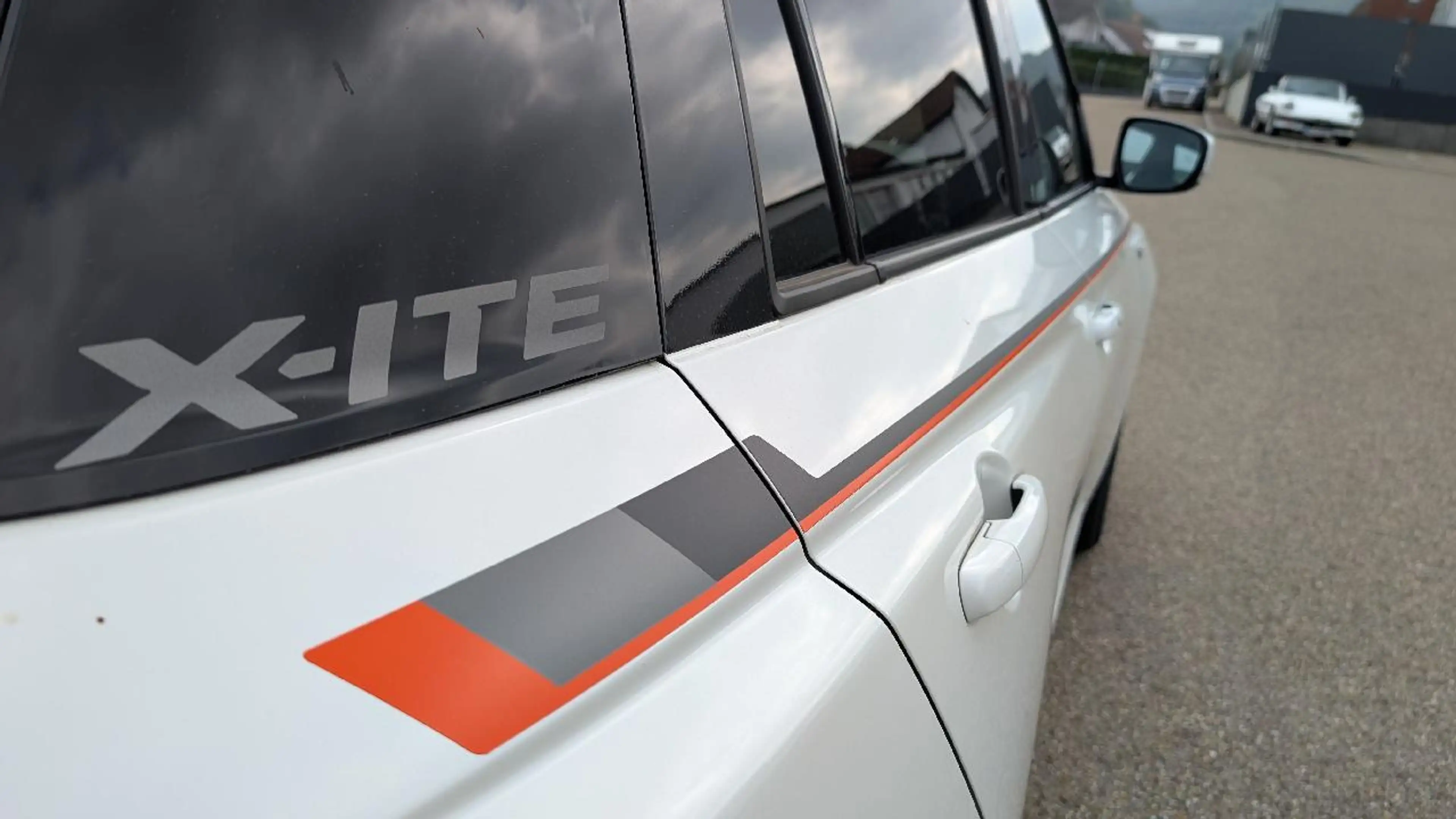 Suzuki Swift 1.2 Dualjet Hybrid 60 kW Comfort+ X-ITE mit WKR — photo 11