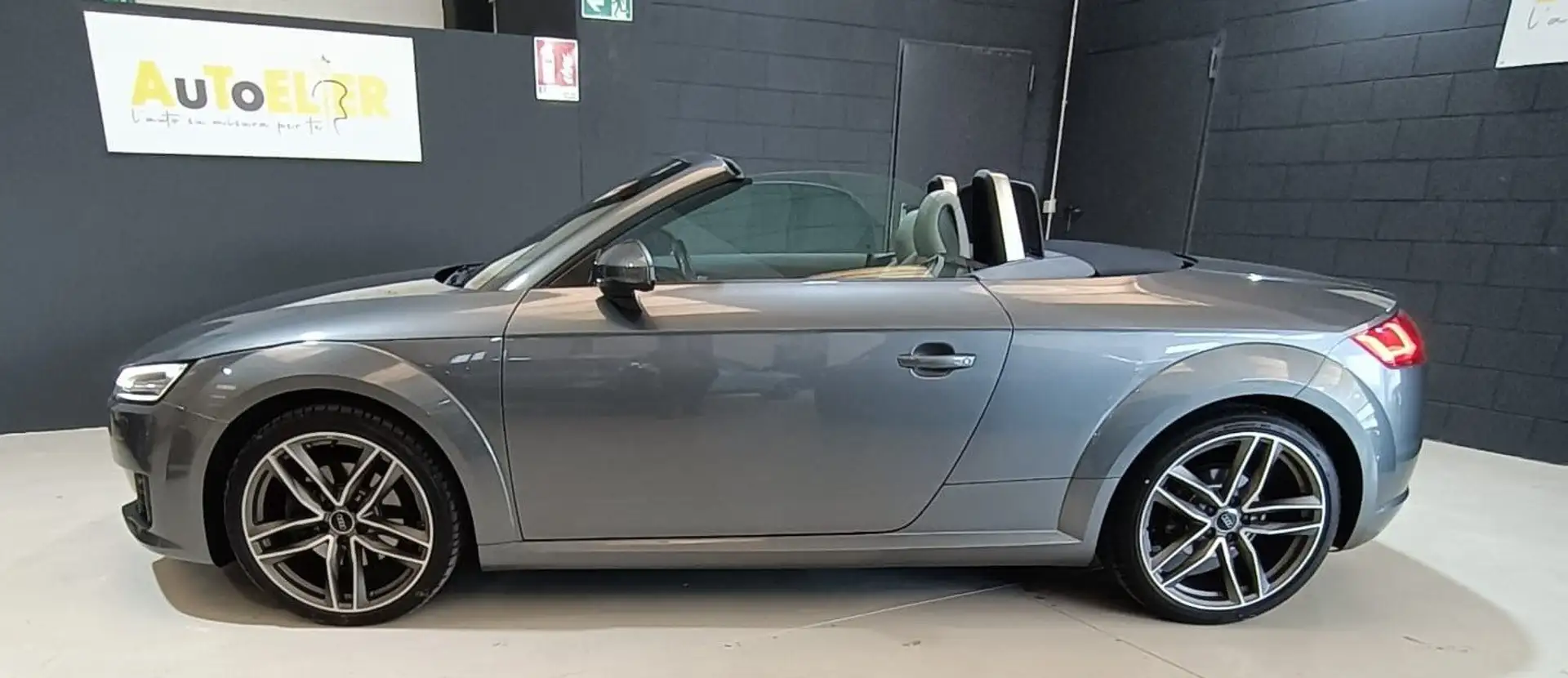 Audi TT Roadster 1.8 tfsi Gris - 2