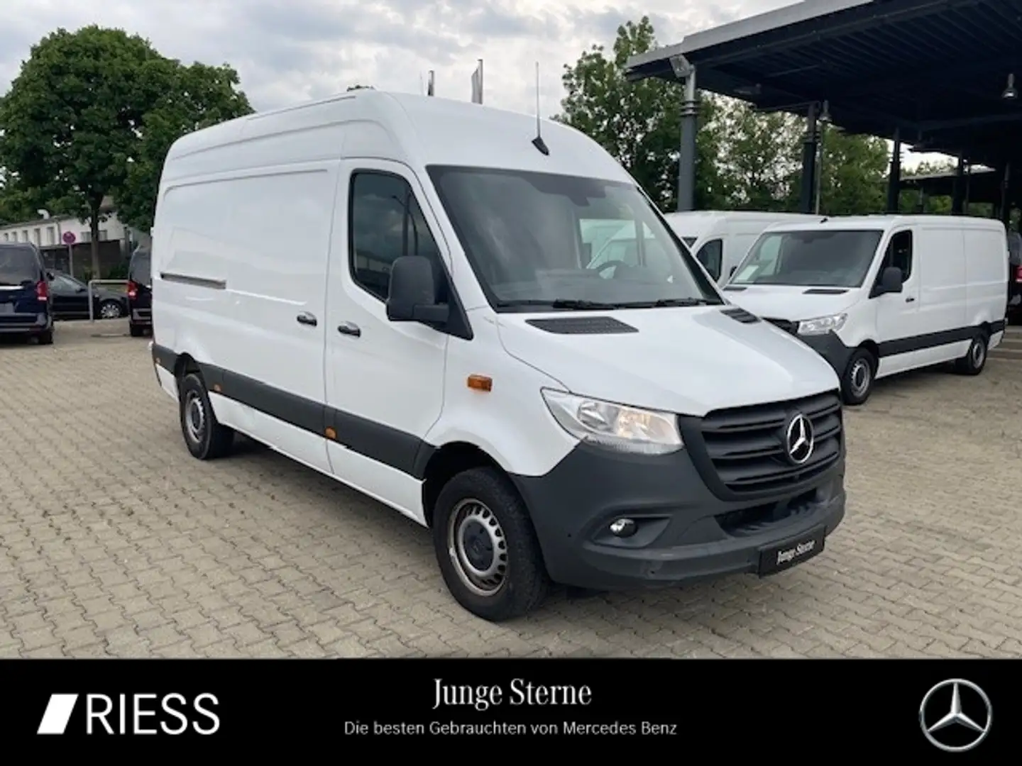 Mercedes-Benz Sprinter 317 CDI KA / MBUX / 360° / Klima / SHZ / Tempomat Weiß - 1