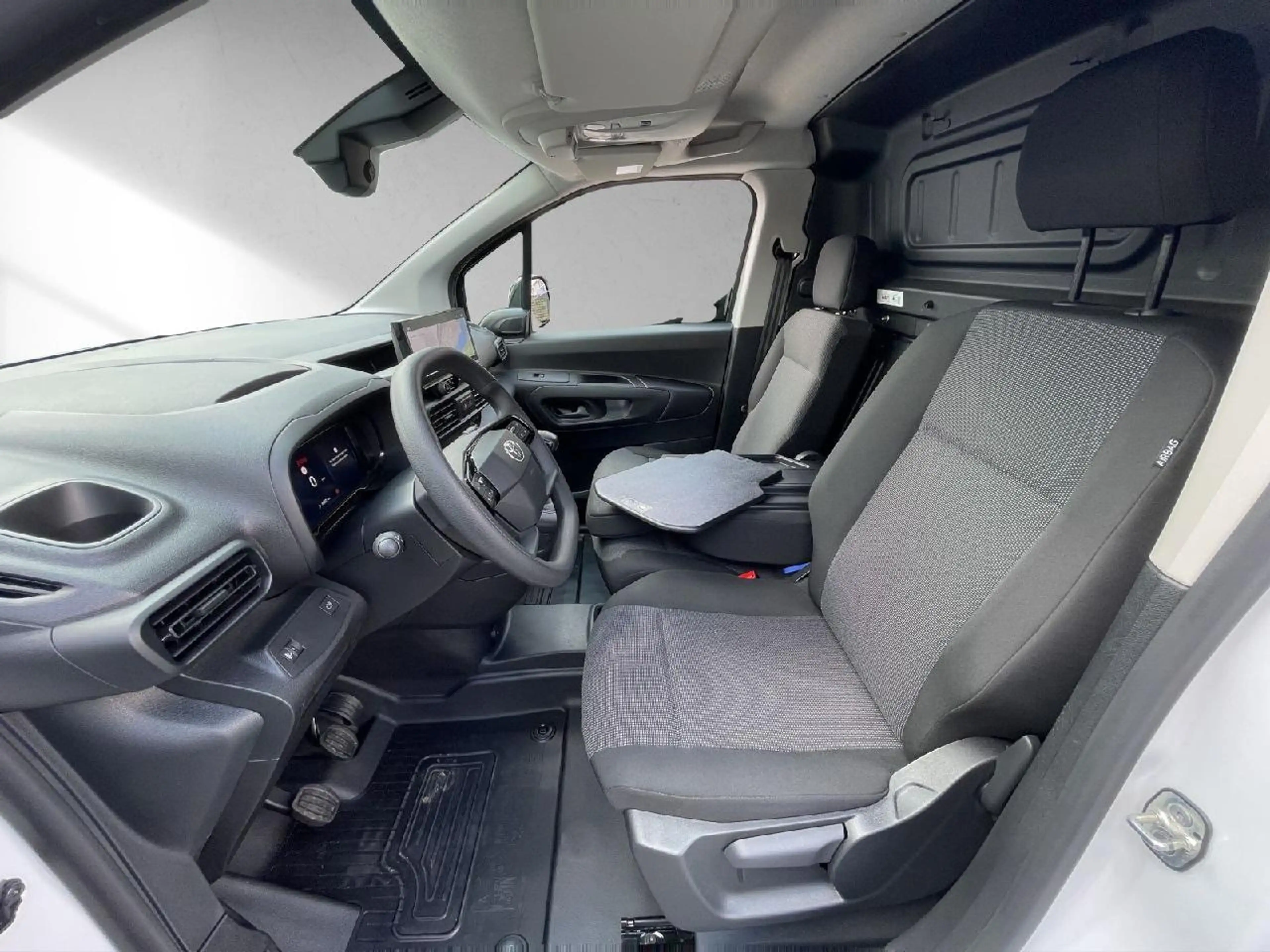 Toyota Proace City L1 Meister — photo 13