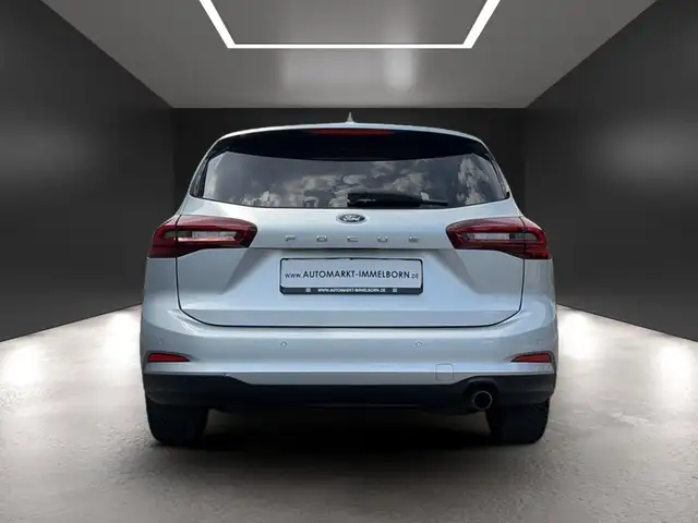 Ford Focus view 10