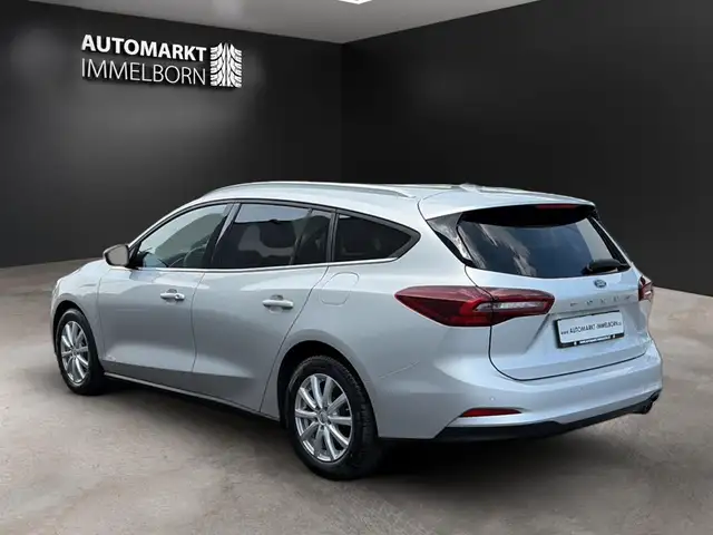 Ford Focus view 6