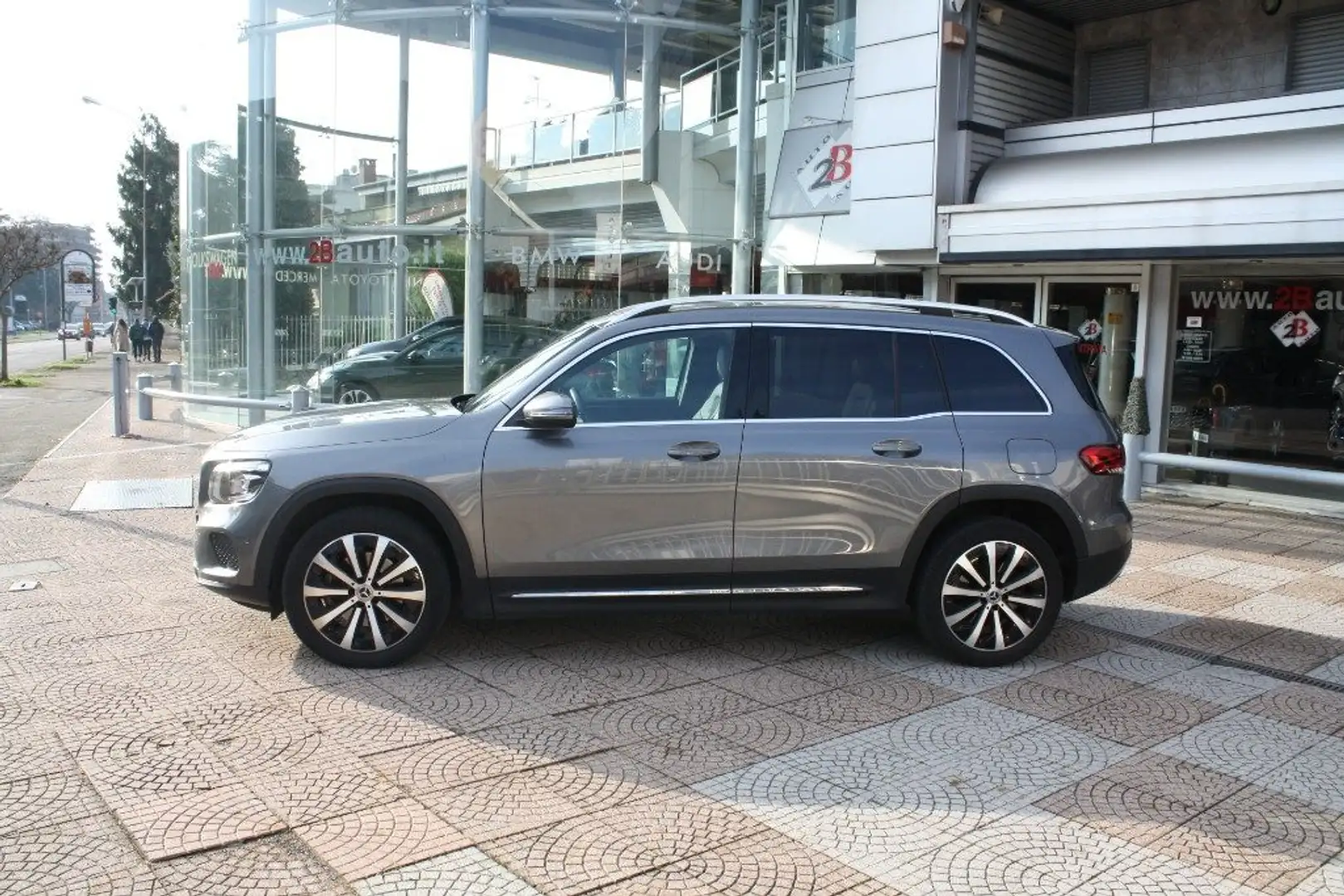 Mercedes-Benz GLB 180 d Automatic Business Extra Gris - 2