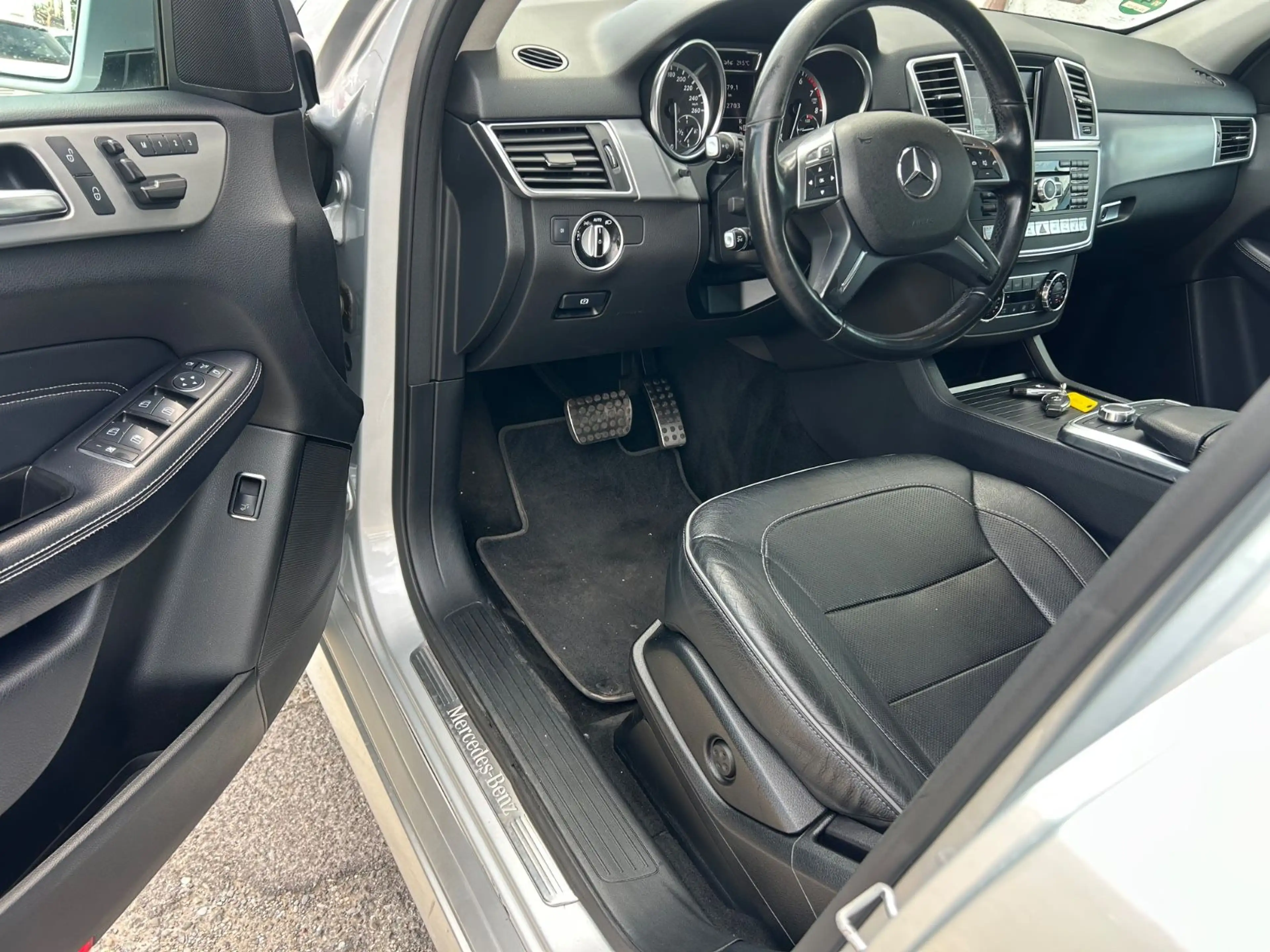 Mercedes-Benz ML 350 ML ML 350 BlueEfficiency 4Matic — photo 12