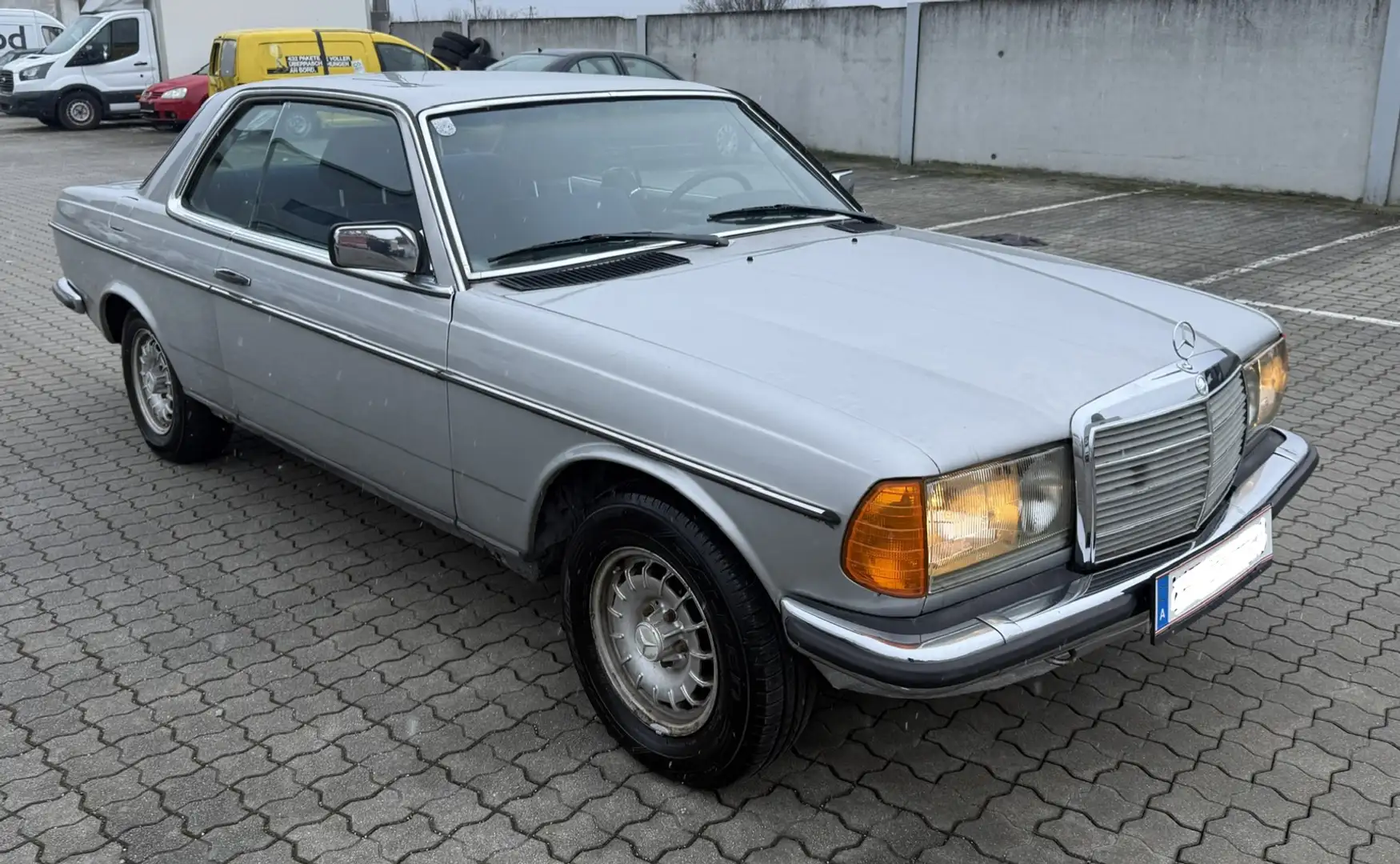 Mercedes-Benz CE 280 Coupé C123E28 - 1