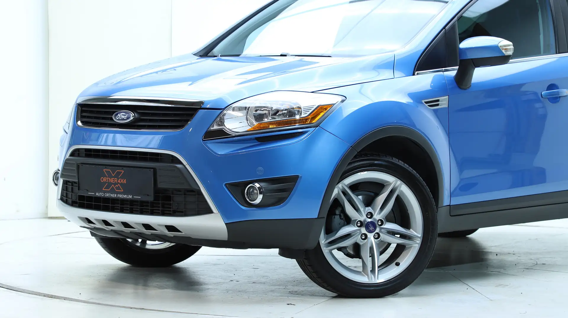 Ford Kuga Titanium 4X4 Blau - 2