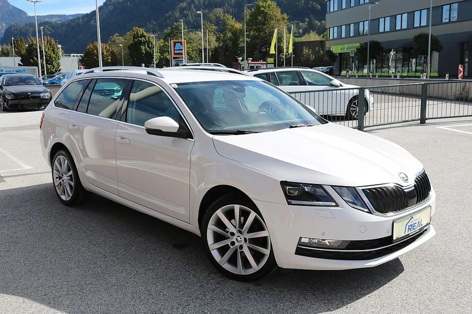Skoda Octavia Combi 2,0 TDI Style DSG Weiß - 2