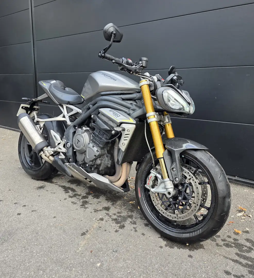 Triumph Speed Triple 1200 RS Gris - 1