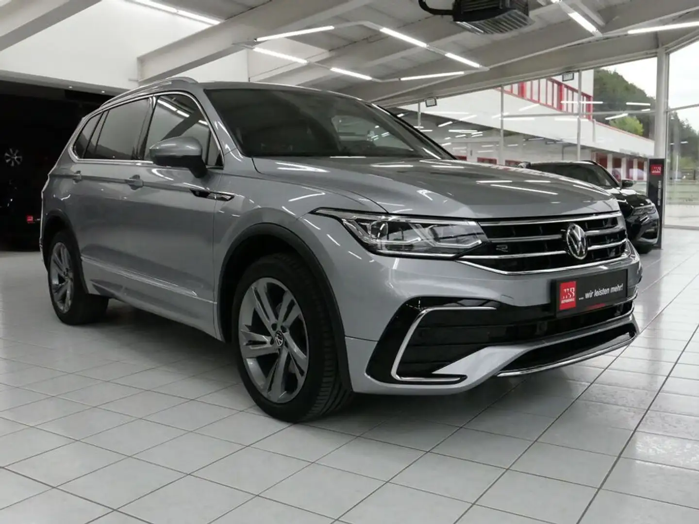 Volkswagen Tiguan R-Line 4Motion*LED*AHK*APPLE CAR PLAY* Silber - 1