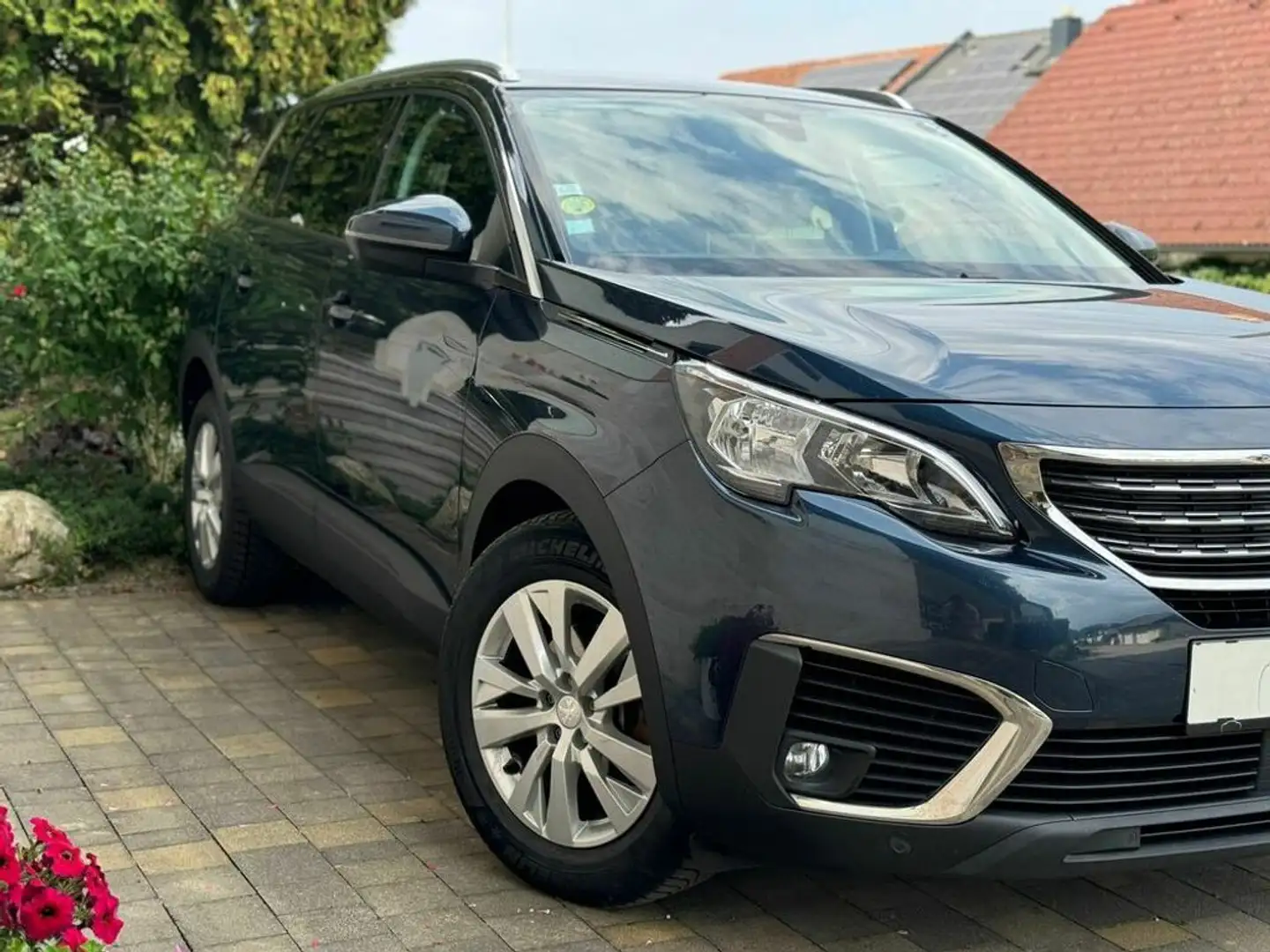 Peugeot 5008 1,5 BlueHDI 130 S&S EAT8 Allure Aut. 7 Sitze Blau - 2