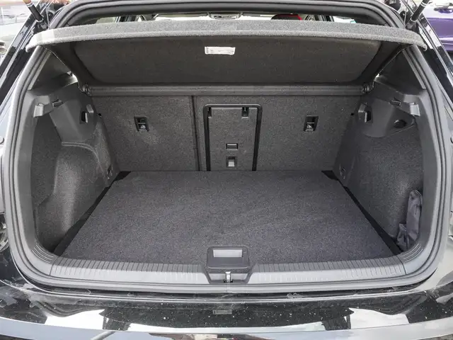 Volkswagen Golf view 16