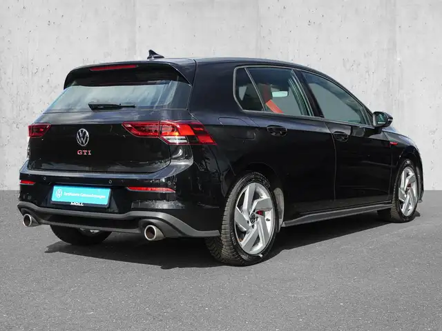 Volkswagen Golf view 4