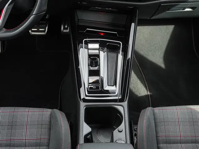 Volkswagen Golf view 13