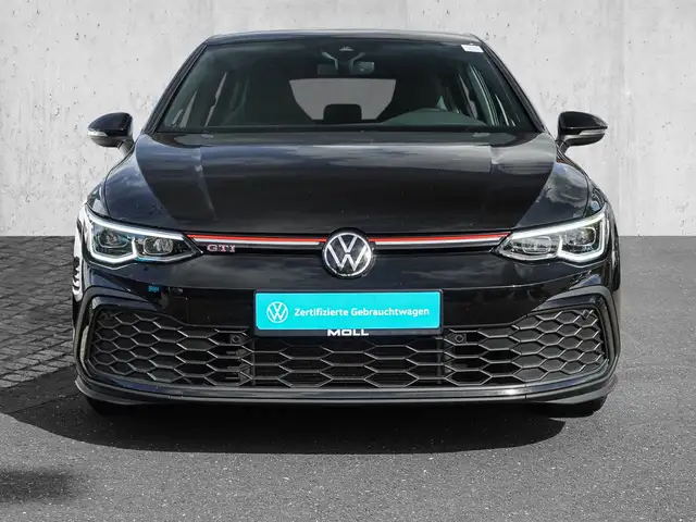Volkswagen Golf view 3