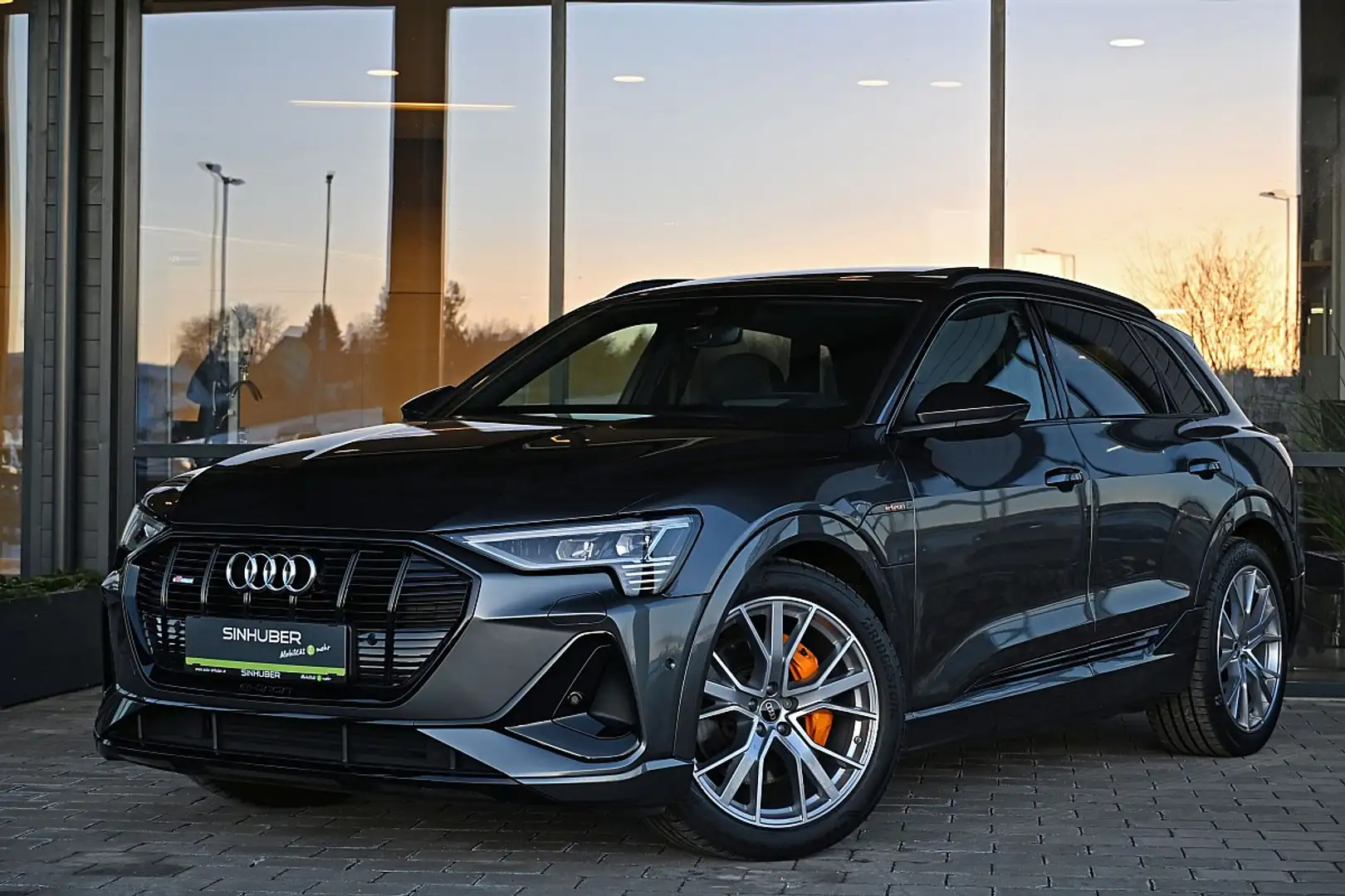 Audi e-tron 55 quattro 95kWh S-line NP €117k ACC, MatrixLED... Grau - 1