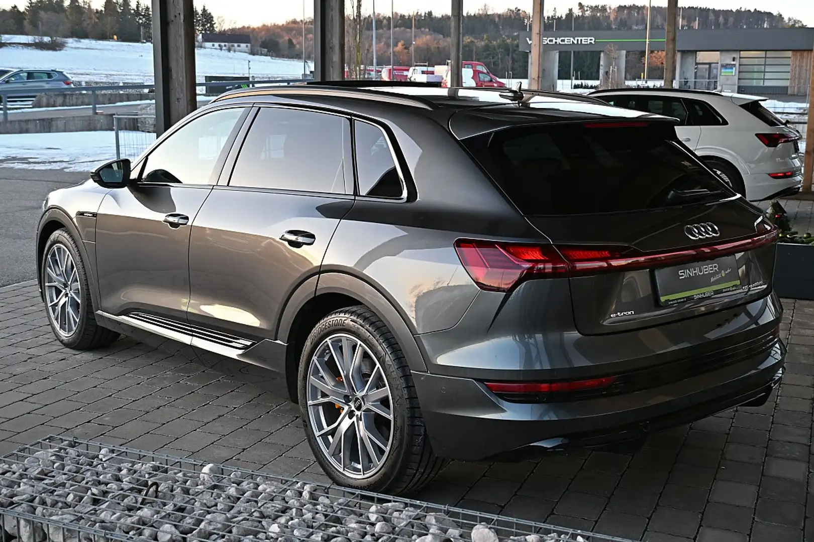 Audi e-tron 55 quattro 95kWh S-line NP €117k ACC, MatrixLED... Grau - 2