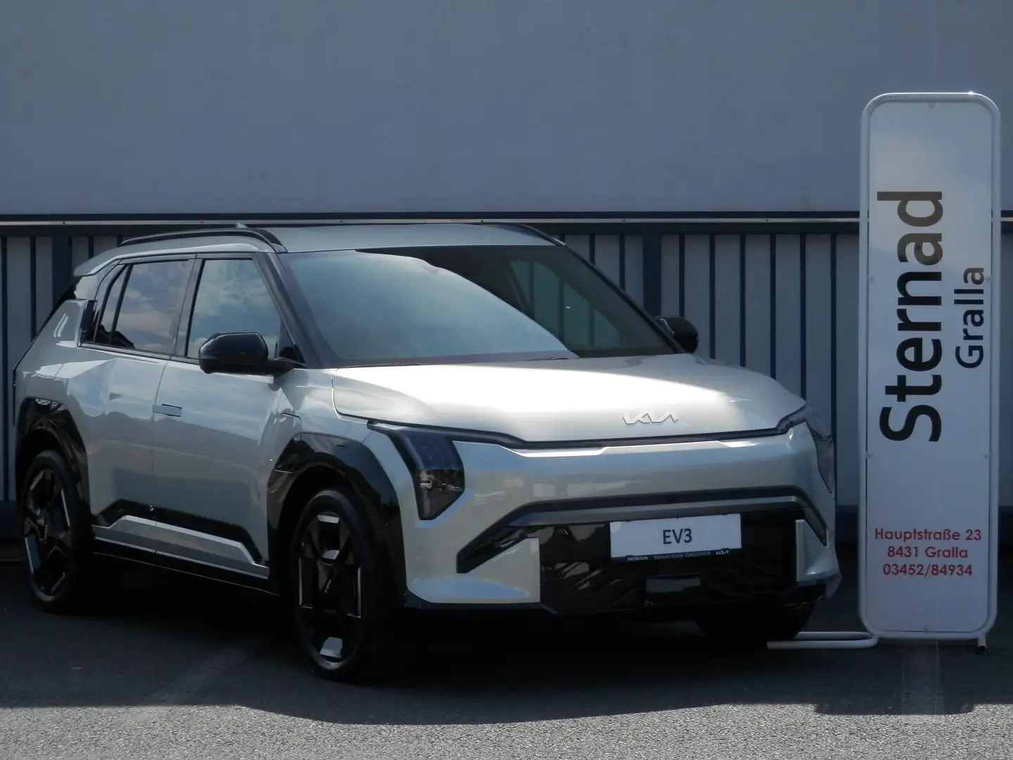 Kia EV3 FWD 81,4kWh Long Range GT-Line Silber - 2