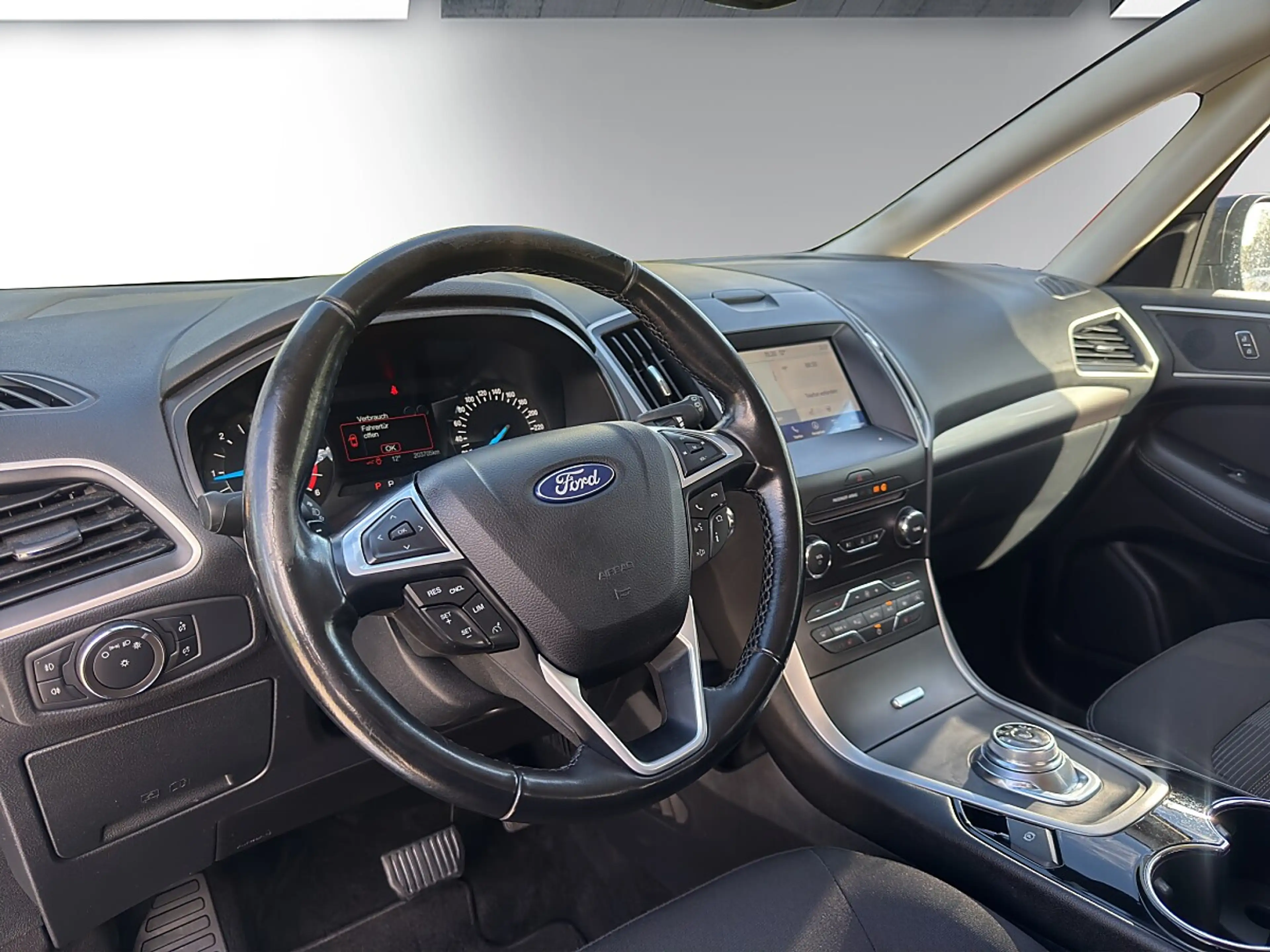 Ford Galaxy 2,0 EcoBlue Aut. *Rückfahrkame — photo 9