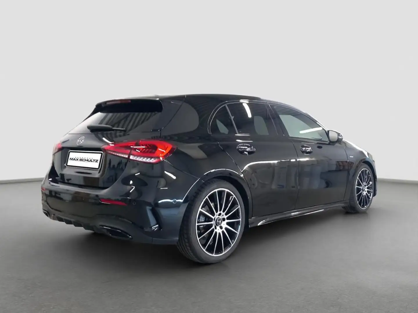 Mercedes-Benz A 180 Kompaktlimousine AMG Line*Night Paket*LED Noir - 2