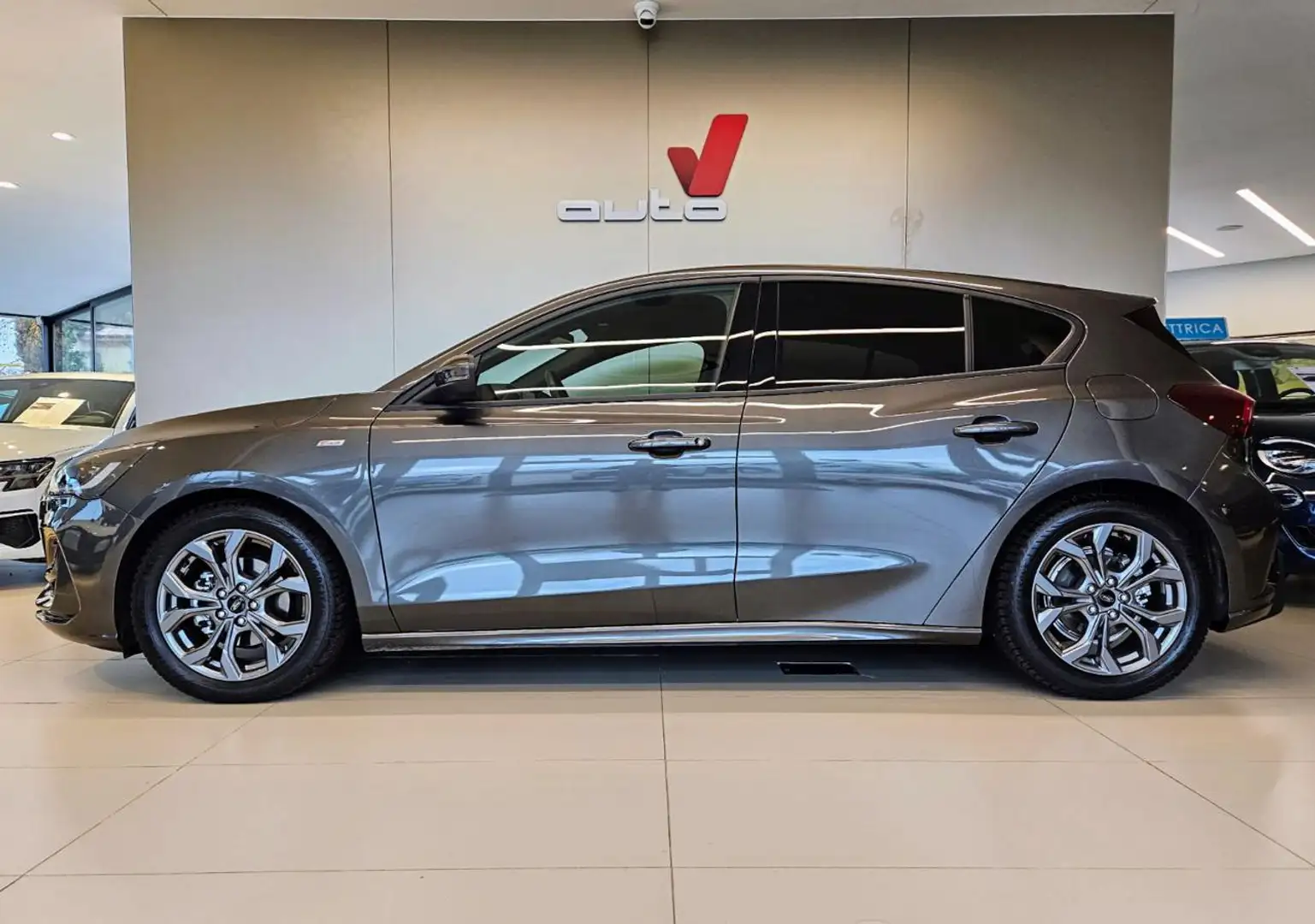 Ford Focus 1.0 EcoBoost Hybrid 125 CV 5p. ST-Line Grigio - 1