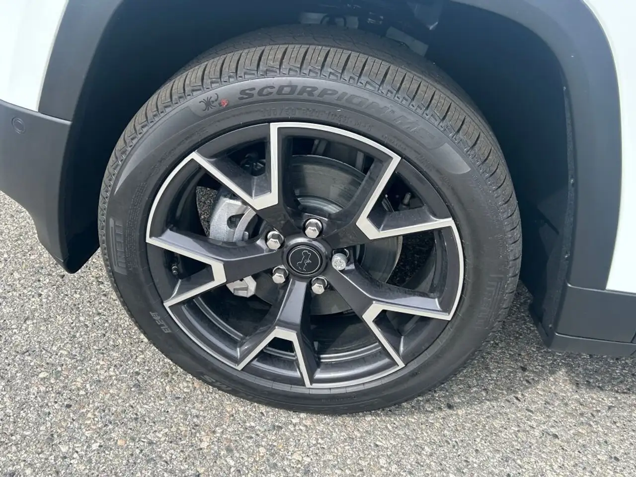 Jeep Cherokee снимка Jeep Cherokee