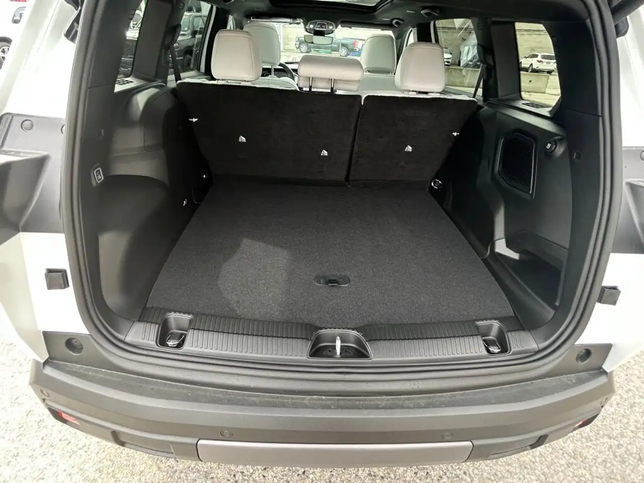 Jeep Cherokee снимка Jeep Cherokee