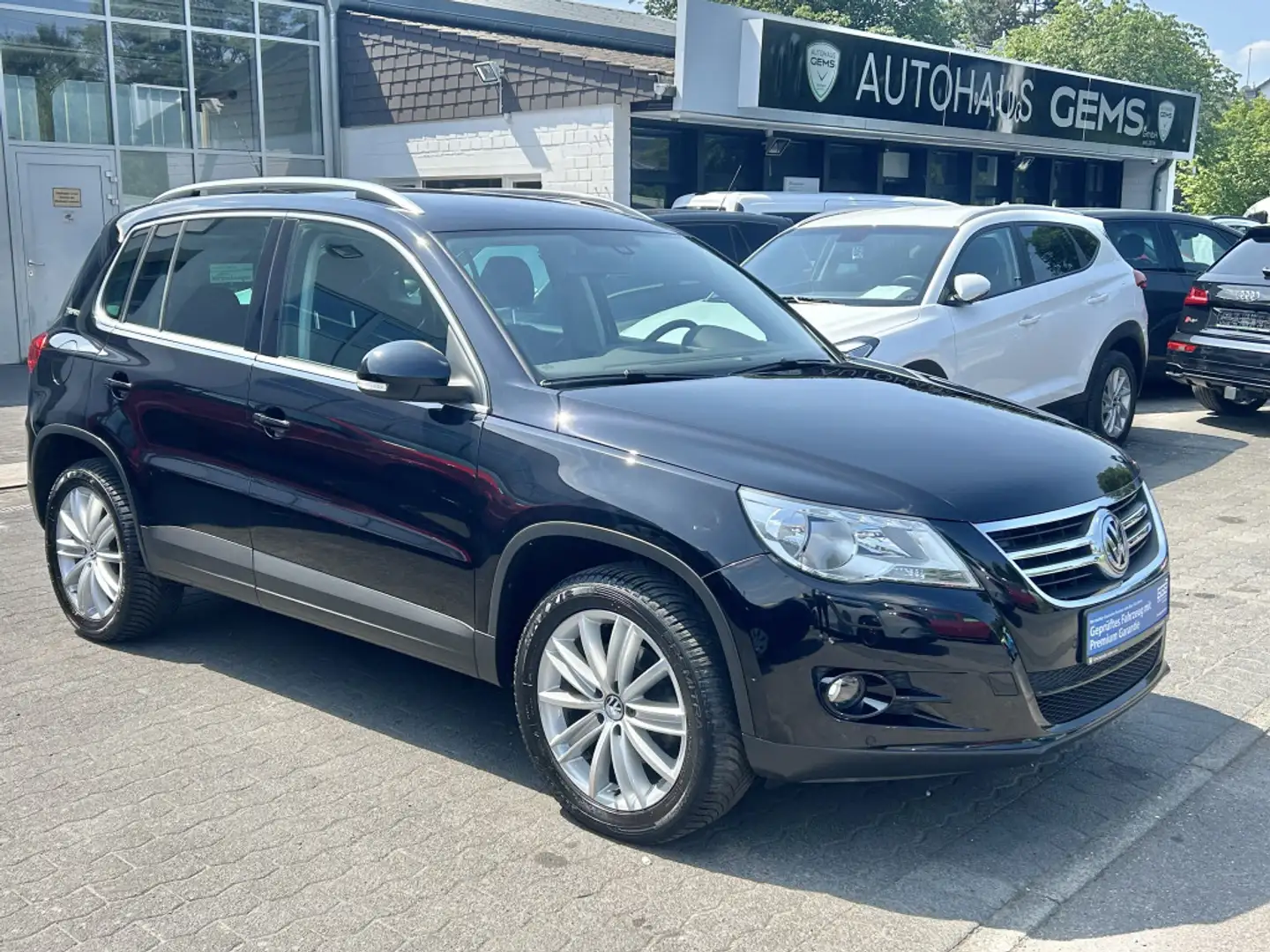 Volkswagen Tiguan Team 4Motion AHK SHZ AUX-IN Schwarz - 1