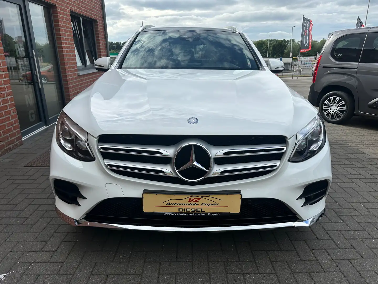 Mercedes-Benz GLC 250 d 4Matic 9G-TRONIC Exclusive**AMG PAKET** Blanc - 2