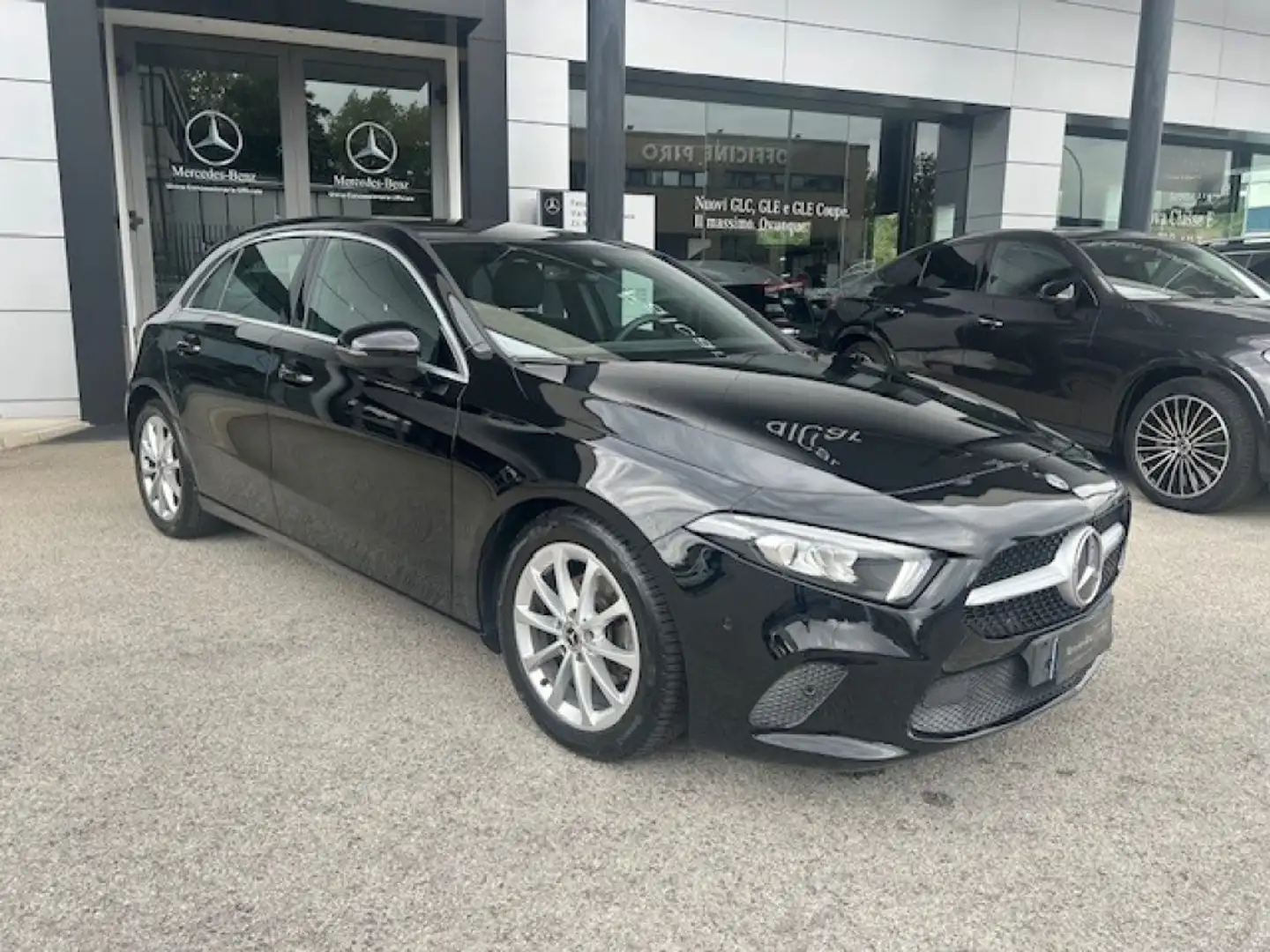 Mercedes-Benz A 180 Automatic Sport Schwarz - 1