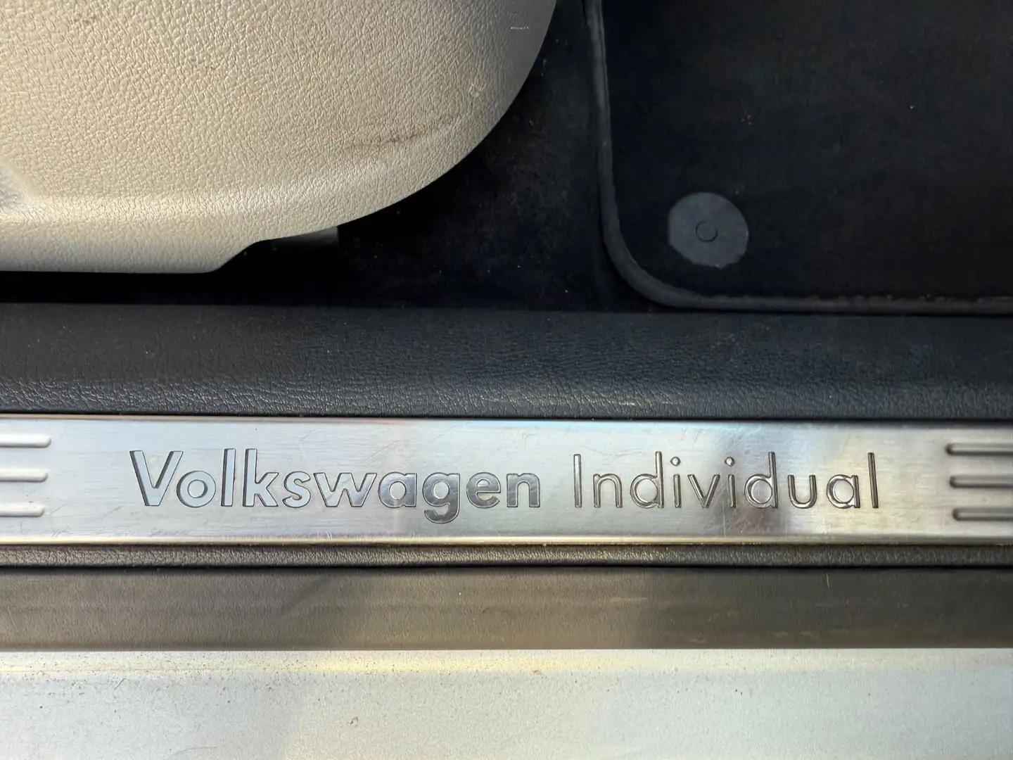 Volkswagen Passat Lim. Comfortline 1.6 Automatik HU 9.2025 Argent - 2