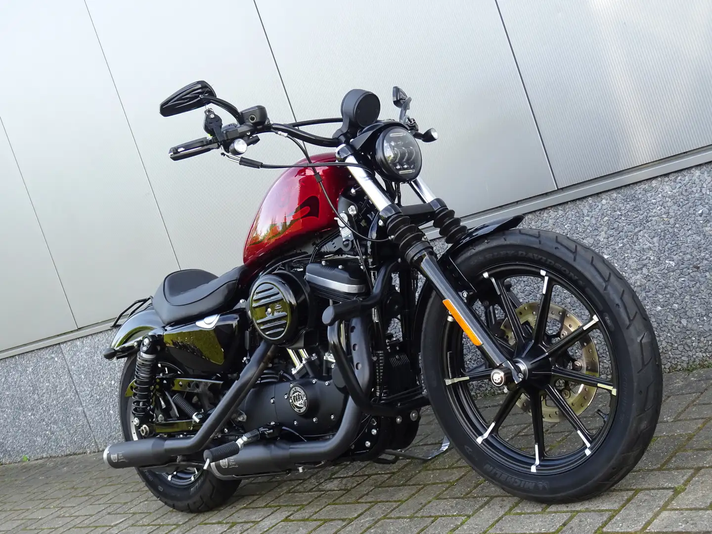Harley-Davidson XL 883 IRON Roşu - 2