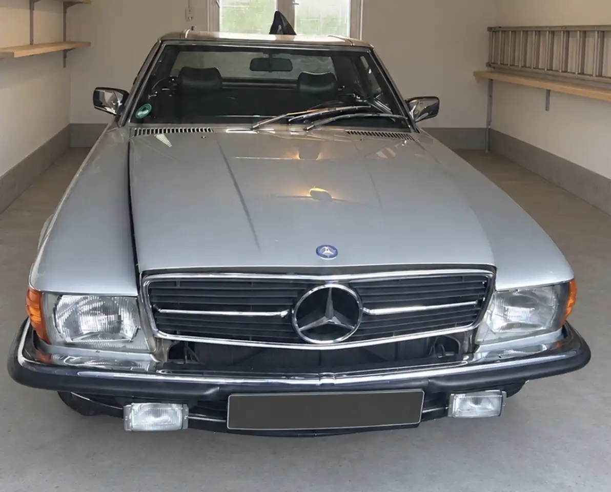 Mercedes-Benz SL 280, foto 1