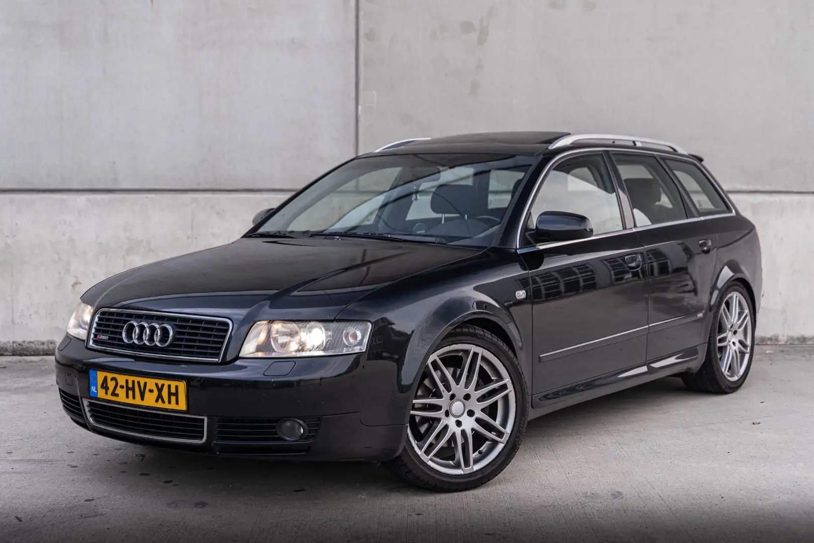 Audi A4 2.4 Exclusive Black - 1