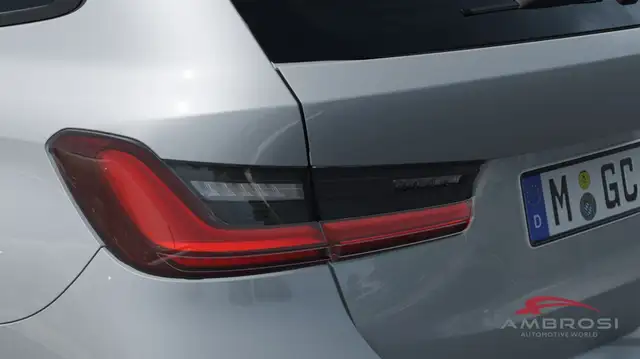BMW 3 Series view 8