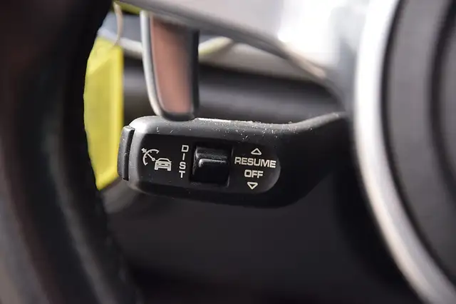 Porsche Cayenne view 14