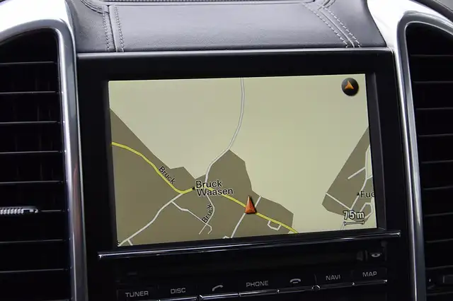 Porsche Cayenne view 15