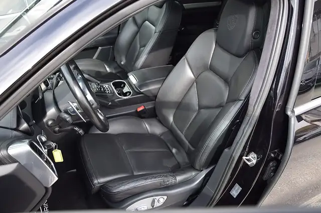 Porsche Cayenne view 6