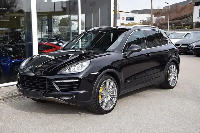 Porsche Cayenne view 2