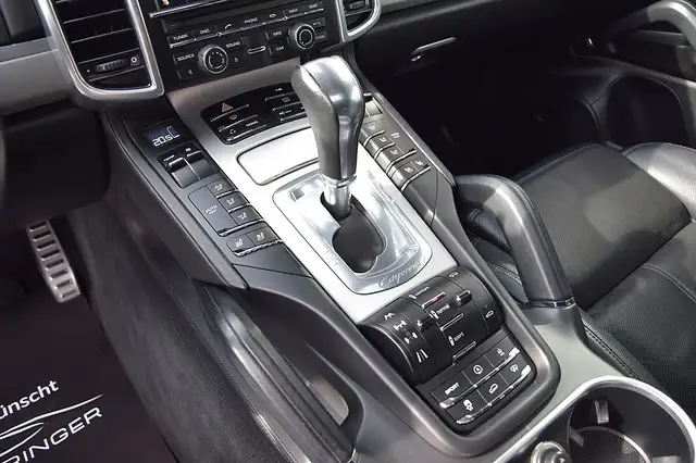 Porsche Cayenne view 10