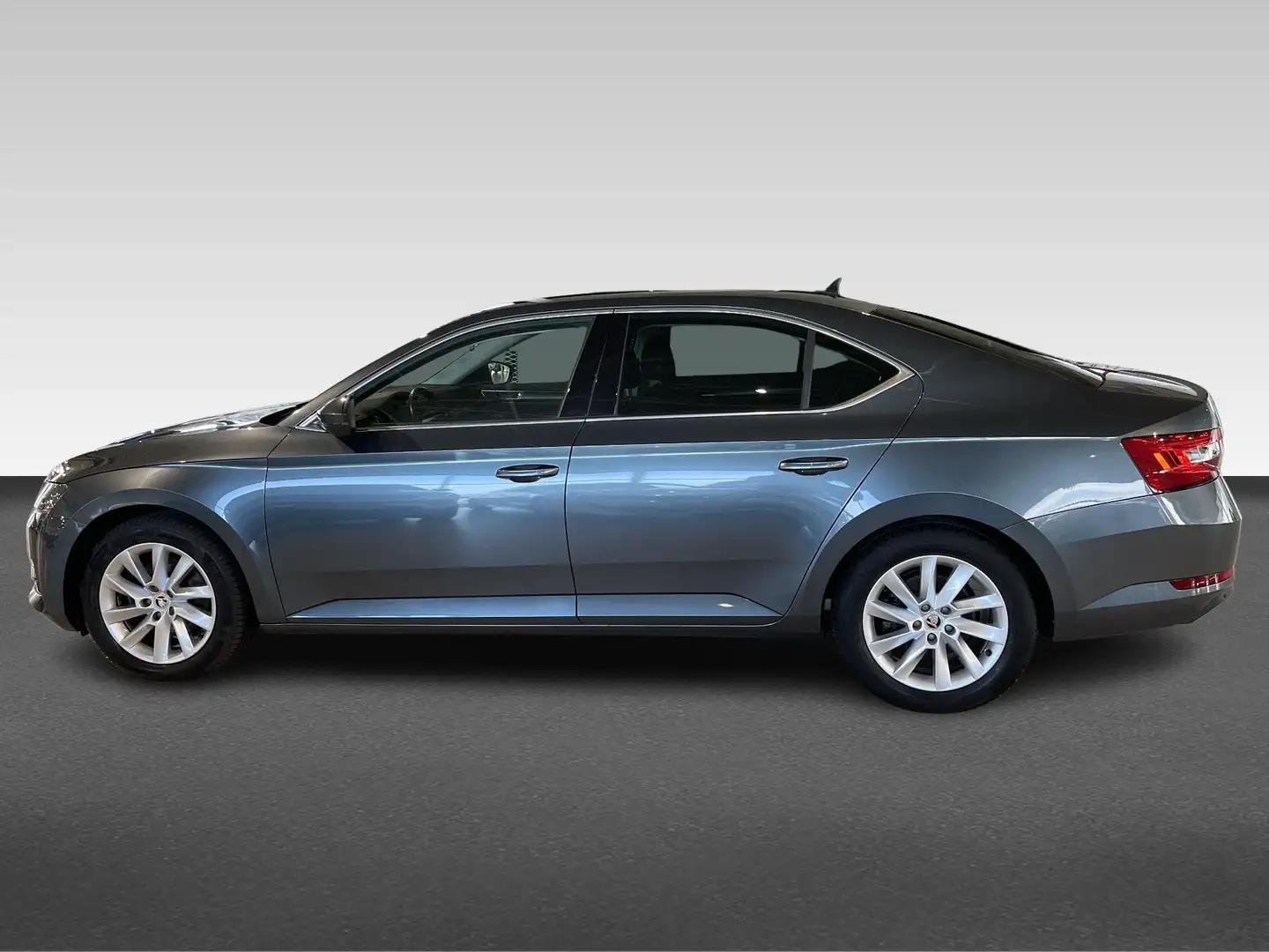 Skoda Superb 1.5 TSI Greentech ACT 150pk DSG-7 Business Edition Gris - 2