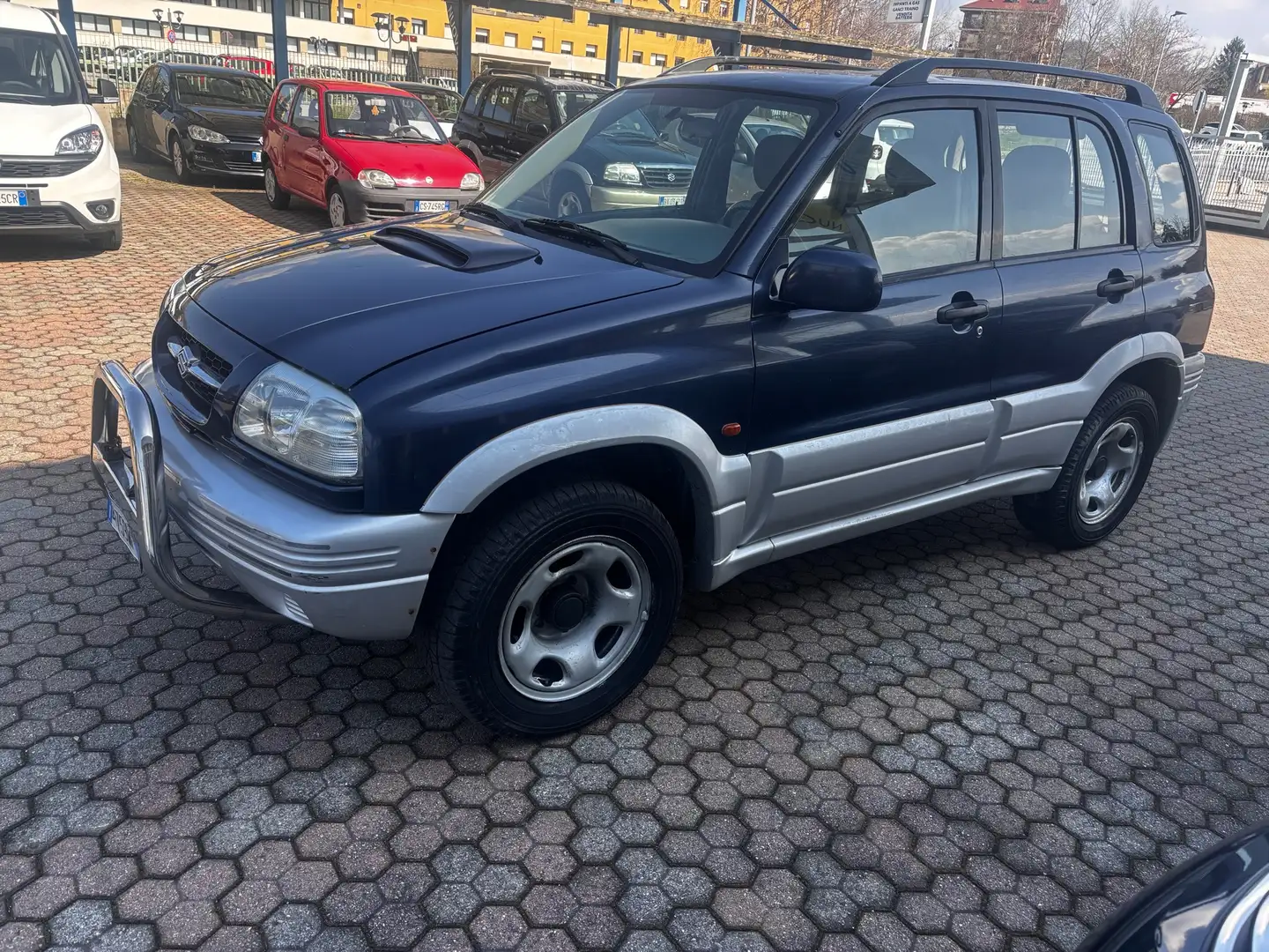 Suzuki Grand Vitara 5p 2.0 tdi c/2airbag,abs,AC - 1