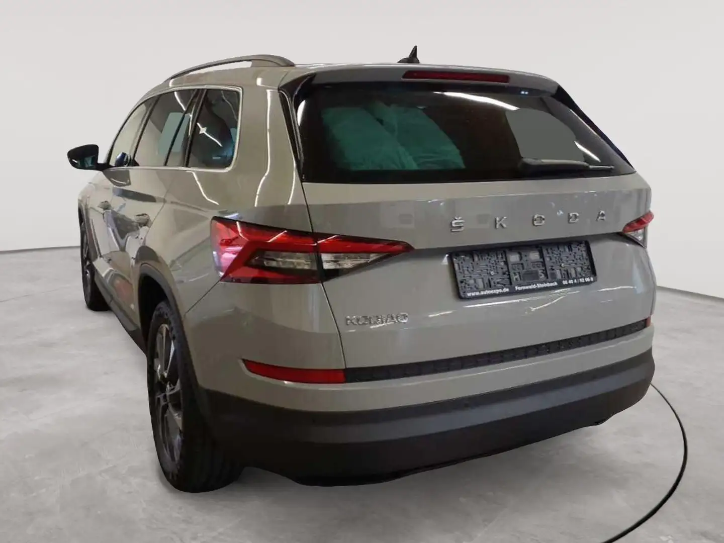 Skoda Kodiaq 2.0 TDI DSG Drive 125 AHK NAV Grau - 2