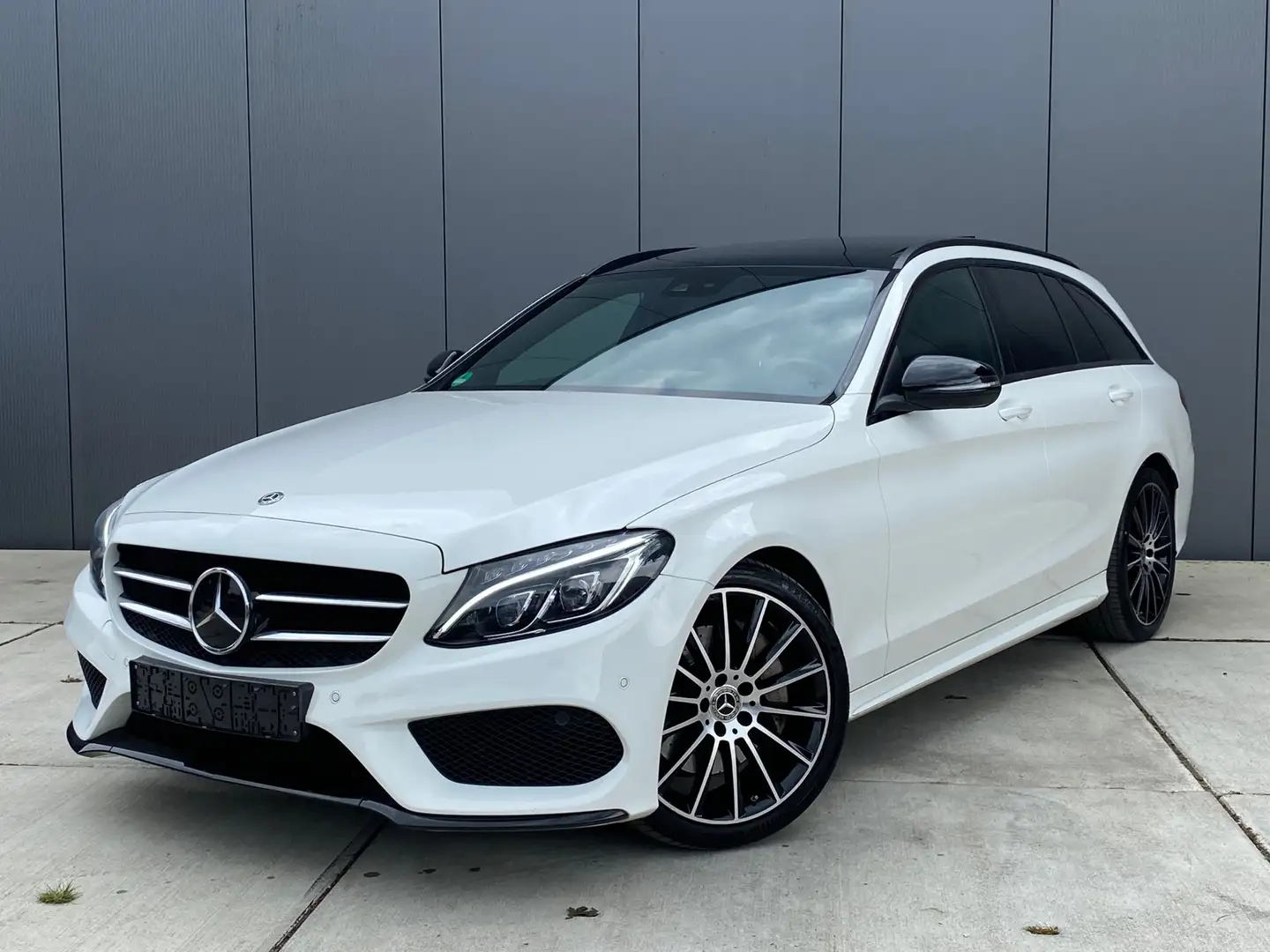 Mercedes-Benz C 300 Estate AMG Premium / Trekhaak / Distronic / Comand Wit - 1