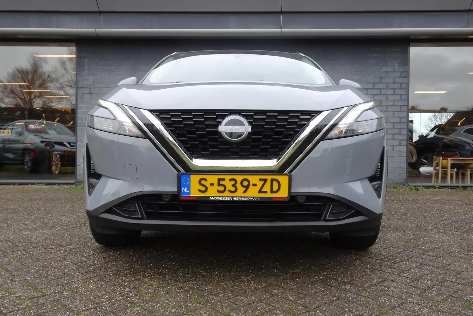 Nissan Qashqai 1.3 MHEV Xtronic N-Connecta Gris - 2