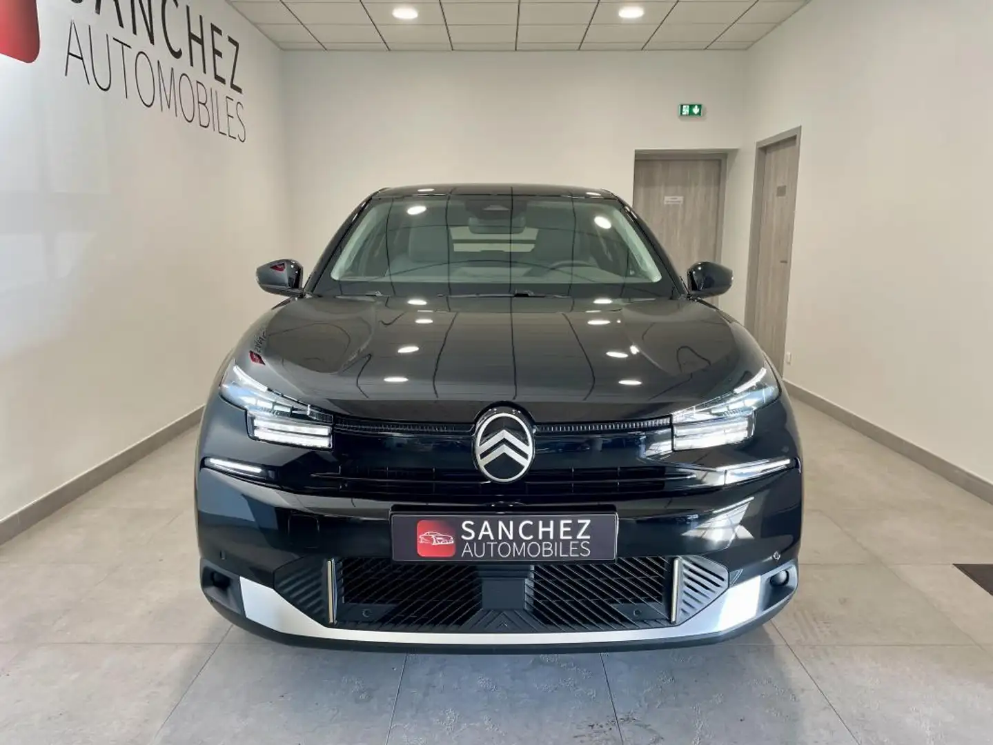 Citroen C4 III (2) 1.2 HYBRID 145 DCS6 MAX Noir - 2
