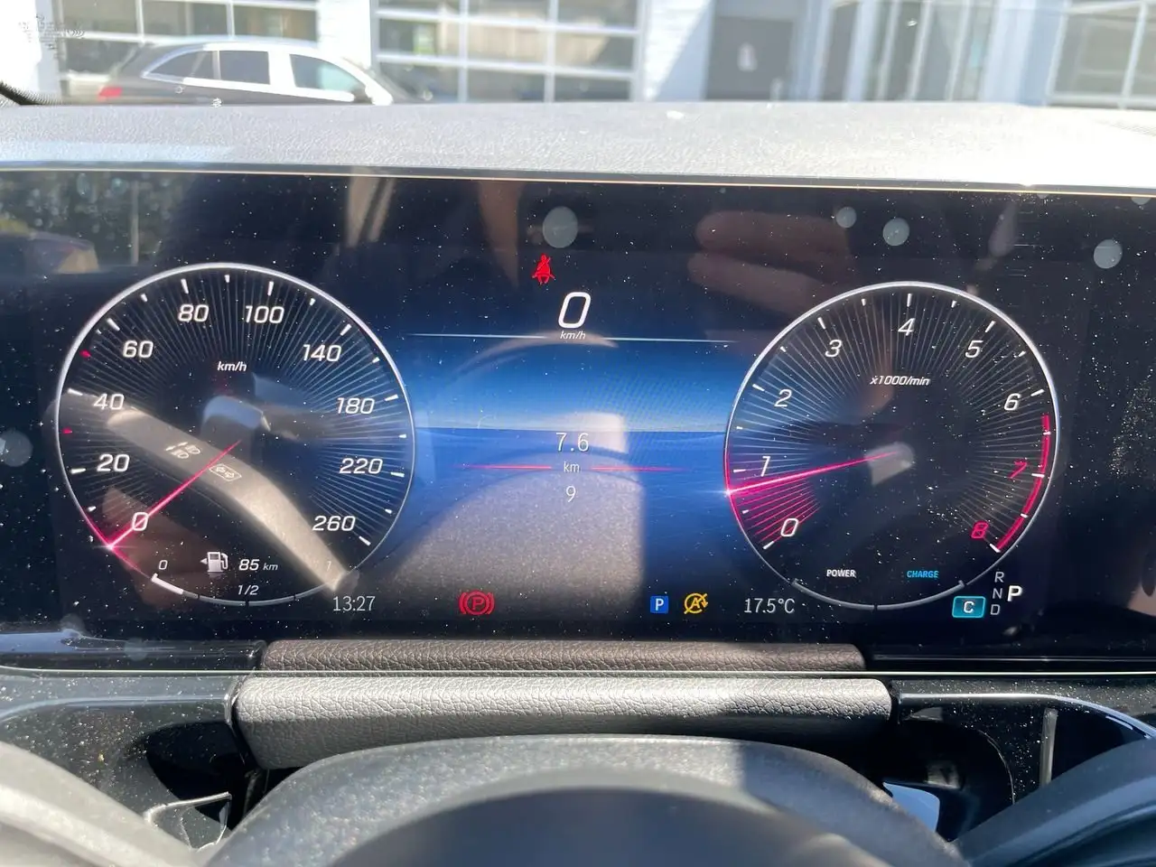 Mercedes-Benz GLA снимка Mercedes-Benz GLA