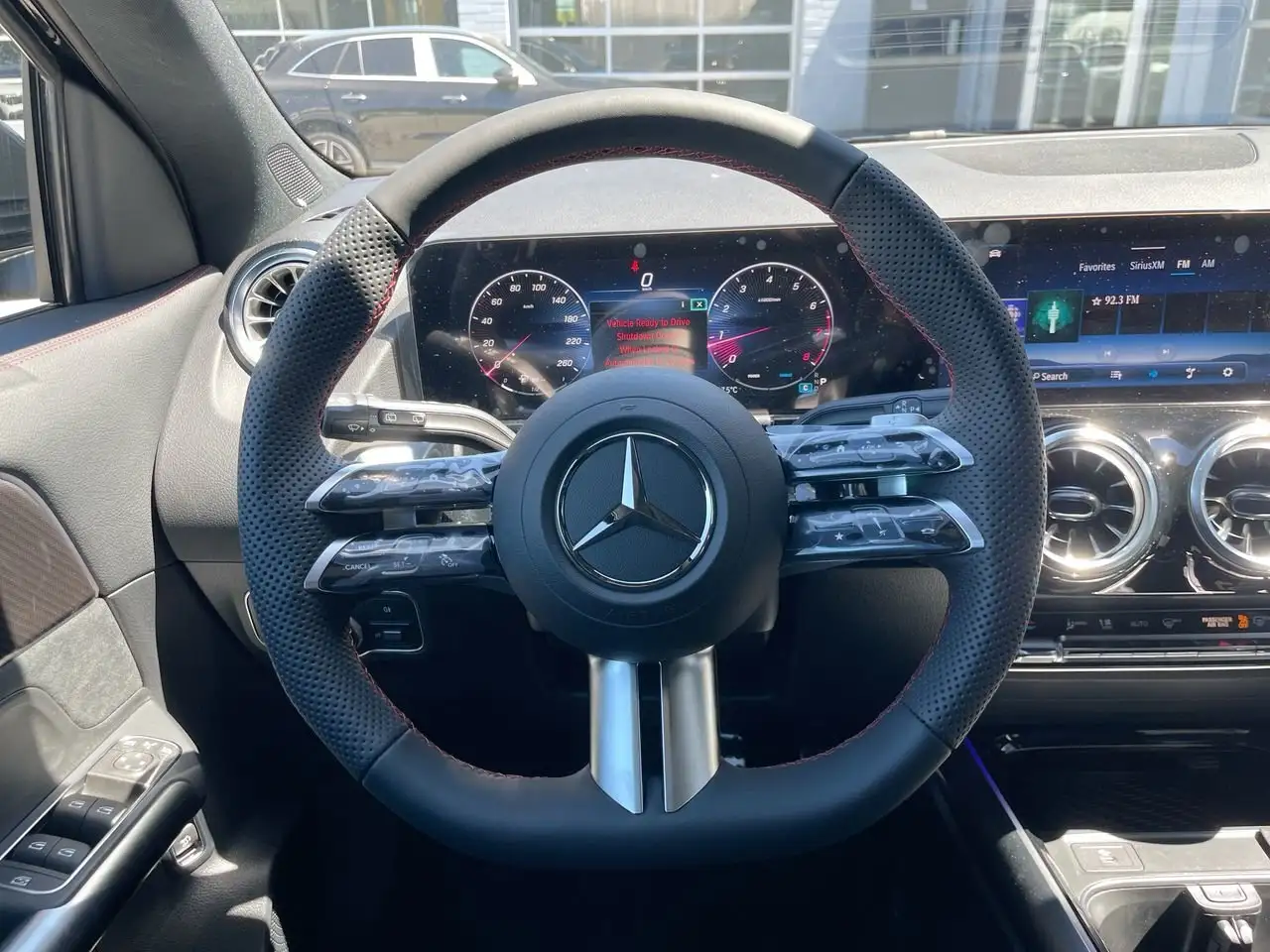 Mercedes-Benz GLA снимка Mercedes-Benz GLA