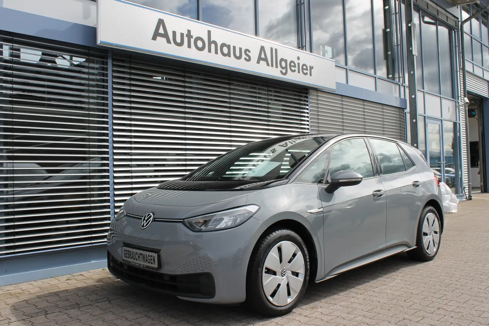Volkswagen ID.3 Pure Performance 110 kW *LED/Navi/LaneAssist* Gris - 2