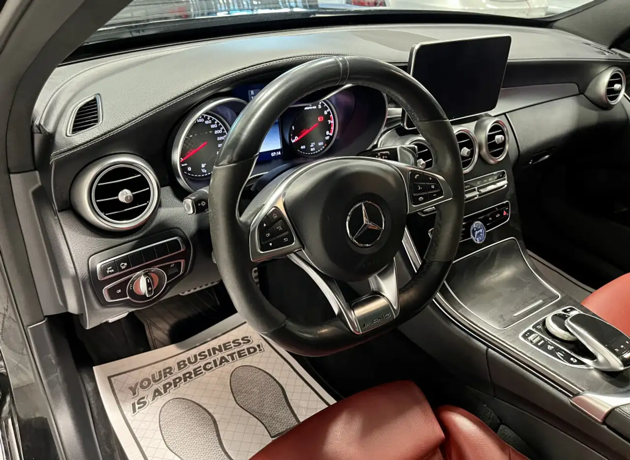 Mercedes-Benz C-Class снимка Mercedes-Benz C-Class