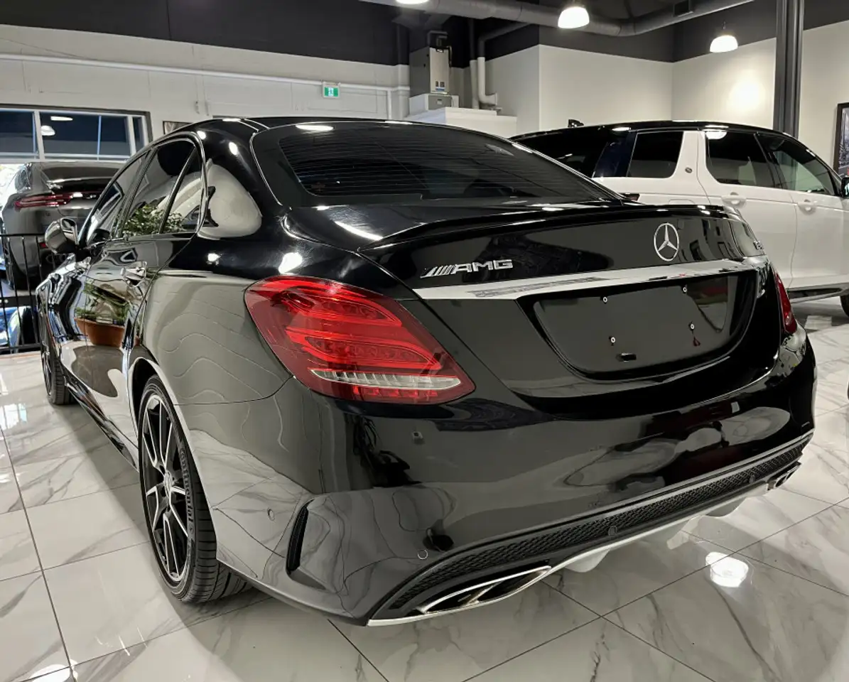 Mercedes-Benz C-Class снимка Mercedes-Benz C-Class